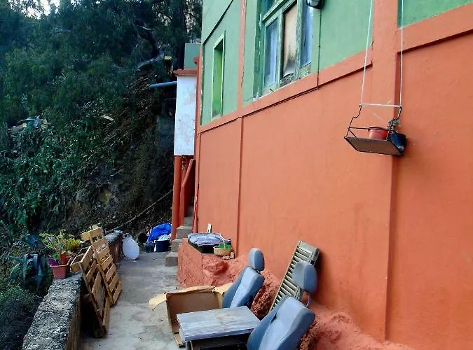 Camino Art House *